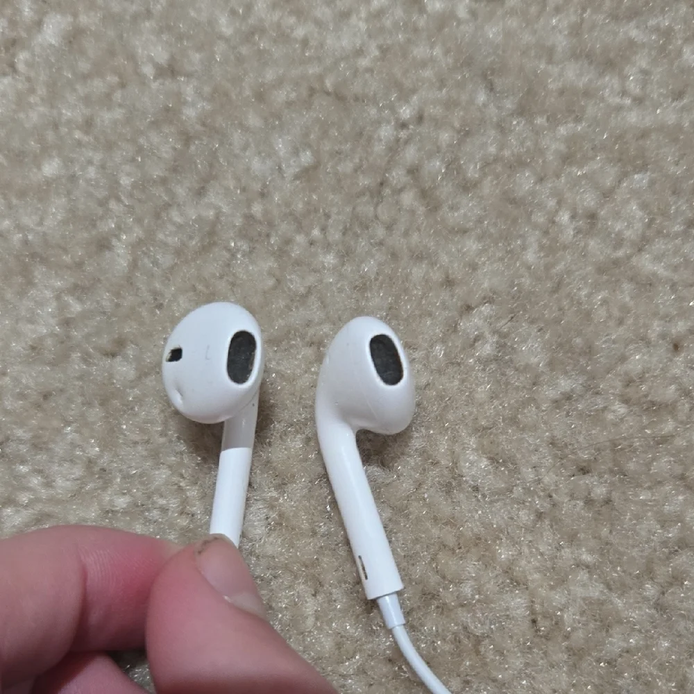 Apple Wired EarPods with Lightning